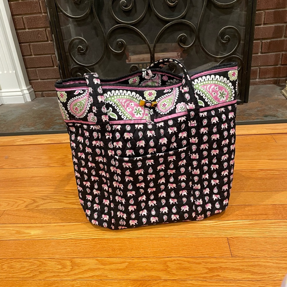 Vera Bradley Black and Pink Elephant Tote 🐘🩷